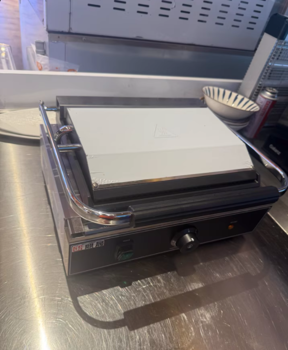Commercial Panini Press Sandwich Grill - شواية بانيني كهربائية احترافية 220 فولت